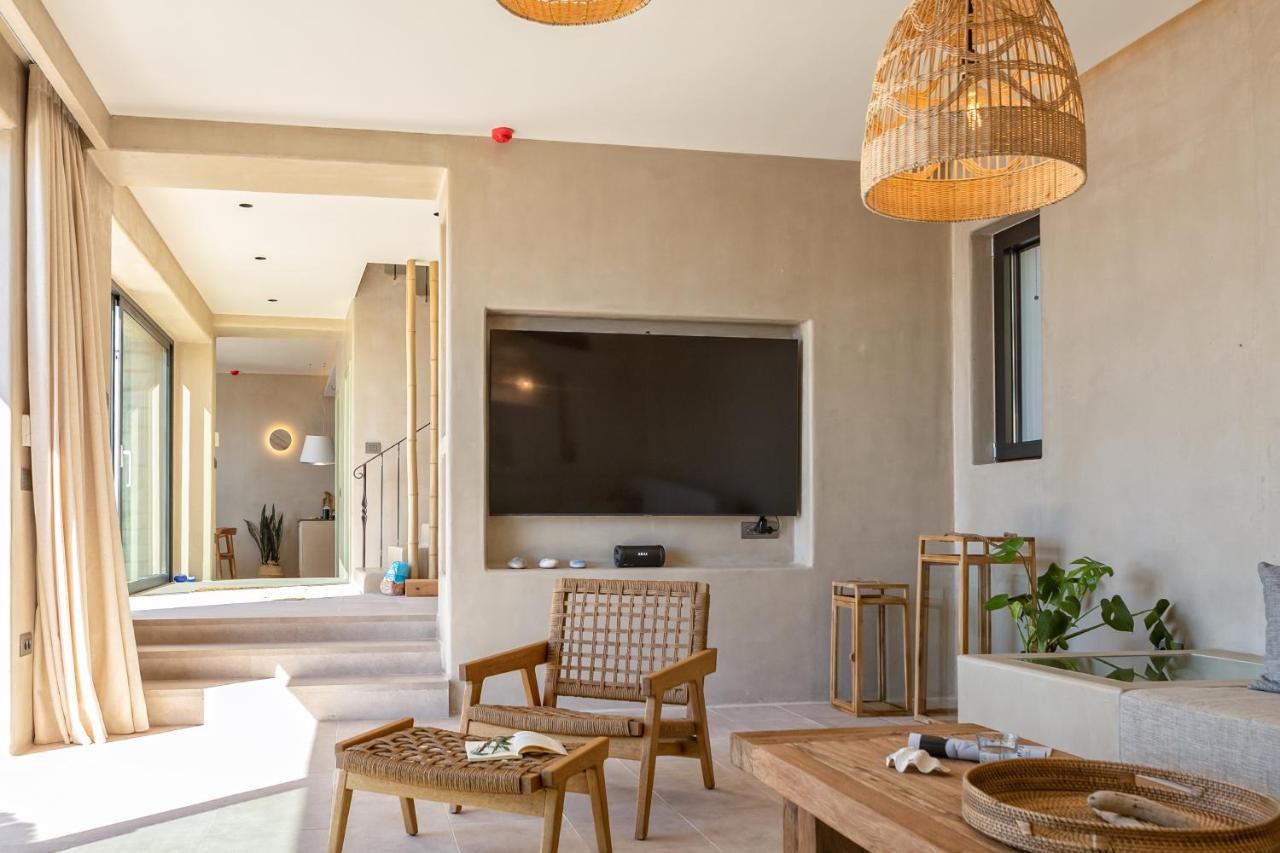 Apeiron Villa *